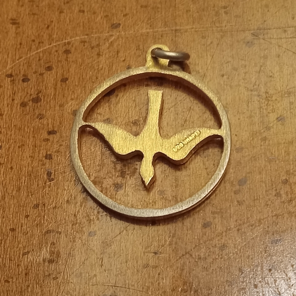 Chapel 1/20 Gold Holy Spirit Dove Pendant - Picture 6 of 8